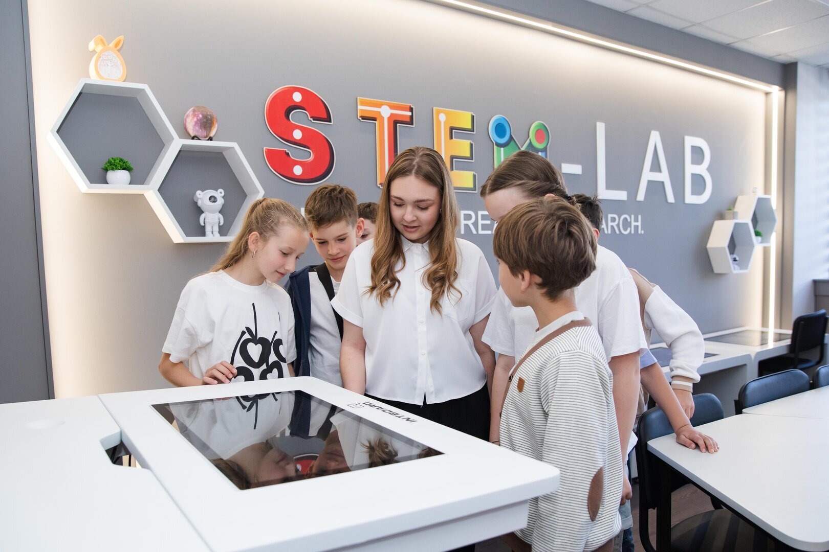 Юні дослідники у світі STEM: ознайомчий візит учнів ТСШ №7 з поглибленим вивченням іноземних мов до науково-дослідної лабораторії STEM-освіти ЗУНУ